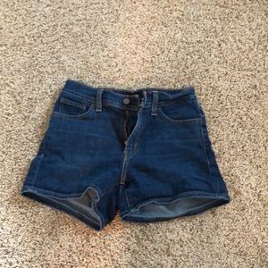 Levi high rise short